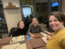 A teljes csapat szégyellős, de ők is ott voltak a vacsorán! :)