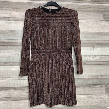 Reserved YFL alkalmi ruha XS