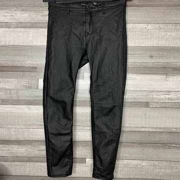 Stradivarius fekete bőrhatású nadrág 34