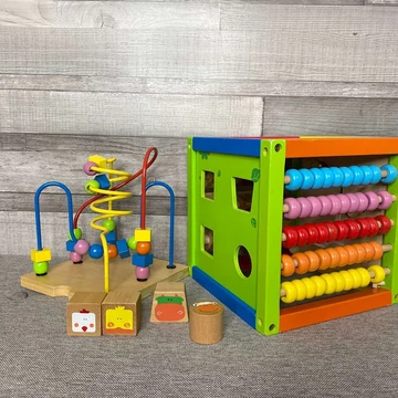 Színes fa fejlesztő játékkocka abakusz golyóvezető formabedobó Színes fa fejlesztő játékkocka abakusz golyóvezető formabedobó