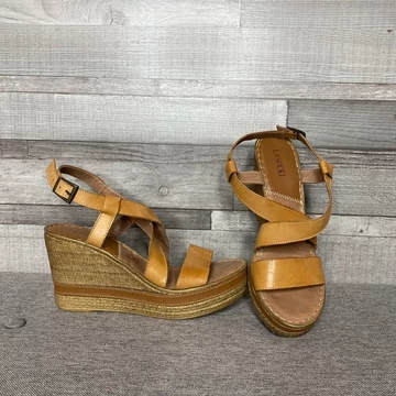 Lasocki magastalpú bőr szandál 39