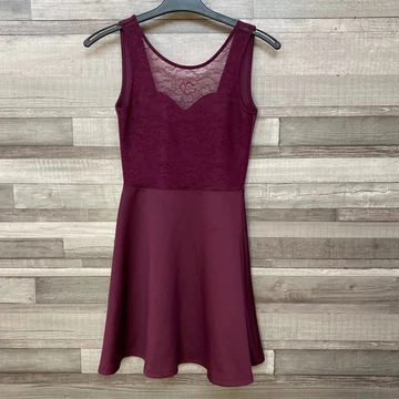 H&amp;amp;M Divided csipkés alkalmi ruha XS