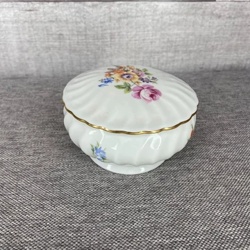 GDR kisméretű porcelán ékszertartó