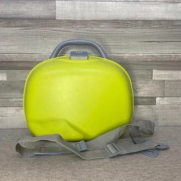 Zöld sminkes bőrönd