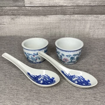 Kínai mintás szója szósz kanalak csészével