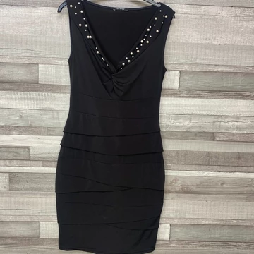 Orsay elegáns fekete gyöngydíszes ruha 36