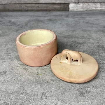 Kézműves rózsaszín faragott elefántos ékszertartó