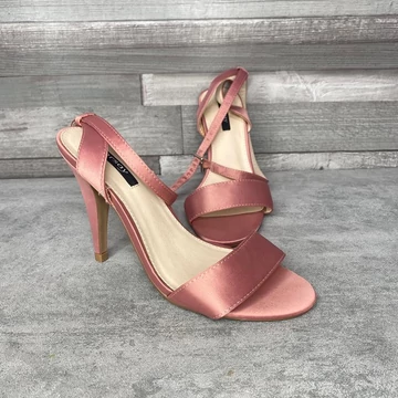 Orsay magassarkú szandál 38