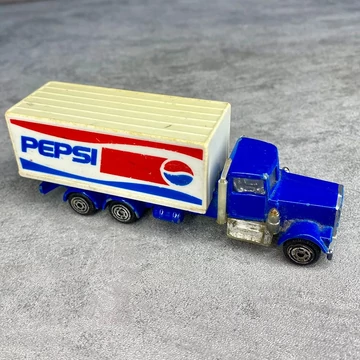 Mattel: Hot Wheels Kenworth Truck Pepsi teherautó