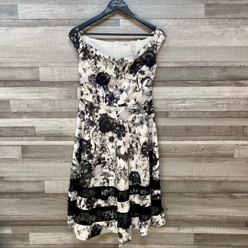 Bodyflirt fekete-fehér virágos alkalmi ruha 36/38