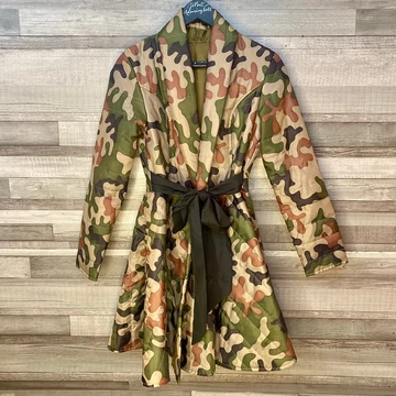 Lola fashion terepmintás nőies kabát 36