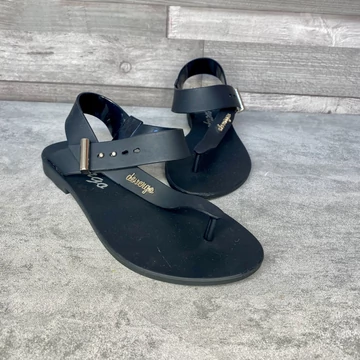 Devergo fekete szandál 37