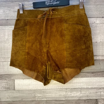 Hagyományos bőr rövidnadrág S-M