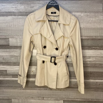 F&amp;amp;F rövid bézs ballonkabát 38