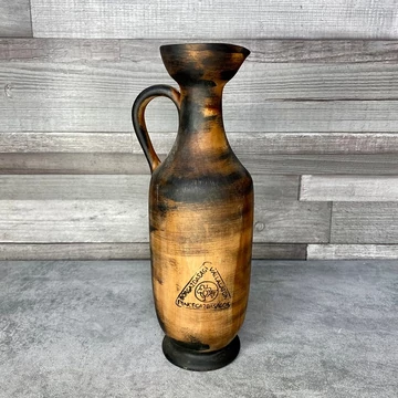 Borgazdasági vállalatok, pincegazdaságok festett agyag kancsó