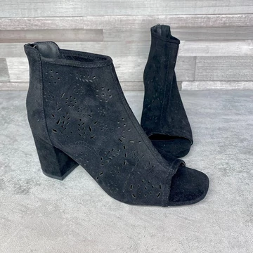 DeeZee fekete áttört mintás nyitott magassarkú bokacsizma 39