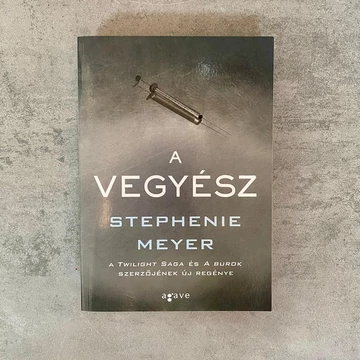 Stephanie Meyer: A Vegyész, könyv