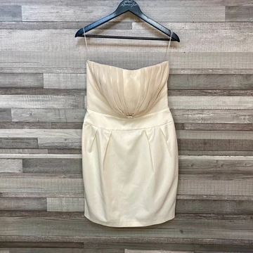 Orsay gyöngyház színű pánt nélküli alkalmi ruha 38