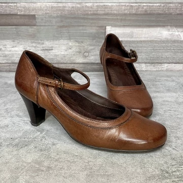 Clarks bőr barna magassarkú cipő 5 (38-38,5)