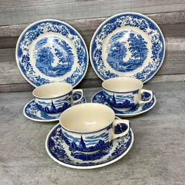 Vintage Royal England teáscsésze szett kistányérral Vintage Royal England teáscsésze szett kistányérral
