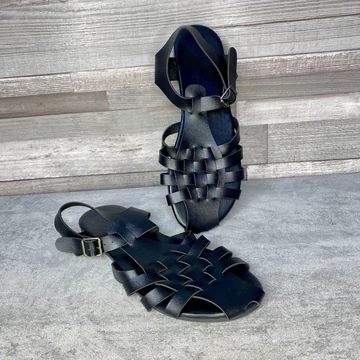 Fekete csatos női szandál 40-41