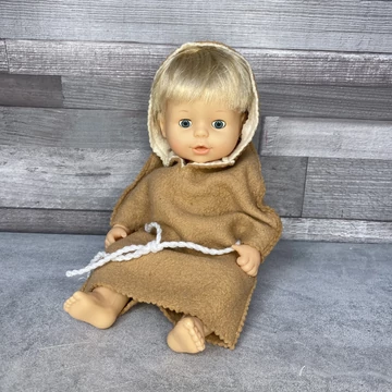 Játék baba kézműves szerzetesruhában