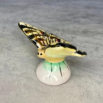 Aranyozott kerámia lepke dísz