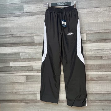 Umbro fekete-fehér gyerek szabadidőnadrág 134