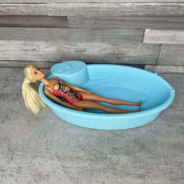 Mattel 2015 Barbie baba játék medencével