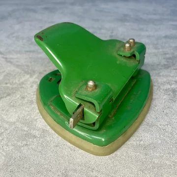 Vintage Csehszlovák zöld lyukasztó