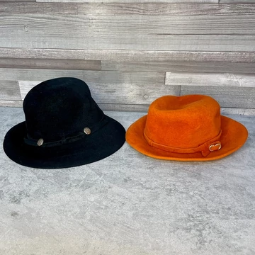 Sapka és Kalap Ktsz. fekete-narancs kalap szett
