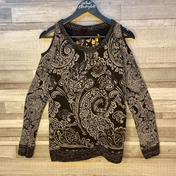 Desigual fekete gyöngyös pulóver M Desigual fekete gyöngyös pulóver M