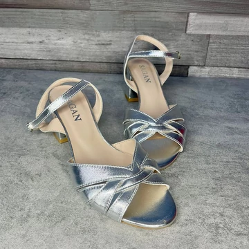 Sagan ezüst magassarkú szandál 37