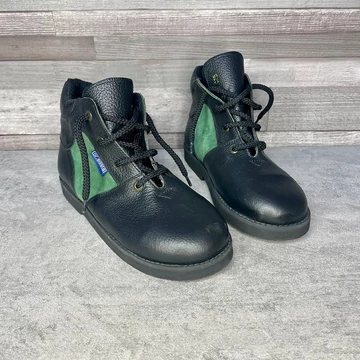 Dr. Siesta fekete bélelt fűzős cipő 34