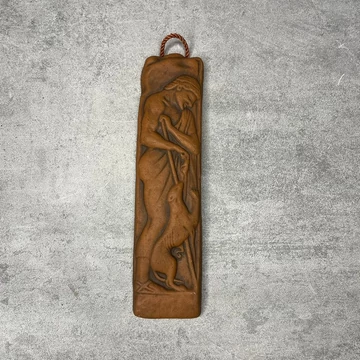 Kerámia dombormű férfi kutyával