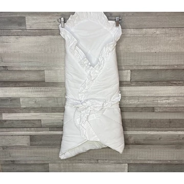 Hagyományos fehér,fodros baba pólya