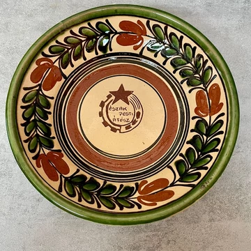 Ékszak Pesti ÁFÉSZ népies mázas kerámia fali dísztányér