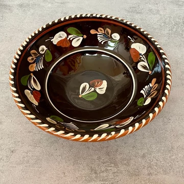 Sárospataki kézzel festett népies kerámia fali dísztányér