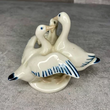 Royal DUX hattyú hármas porcelán figurák