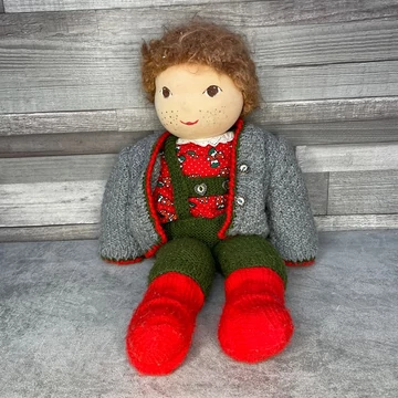 Waldorf jellegű retro baba népies ruhában