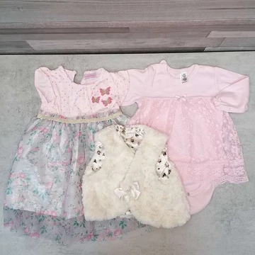 H&amp;amp;M, So cute elegáns virágos és csipkés ruha szett plüss mellénnyel 80-86
