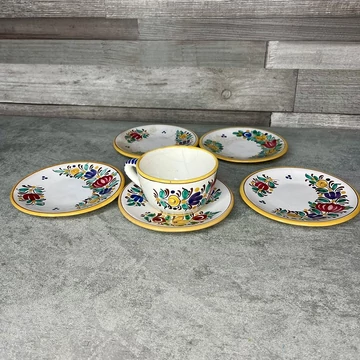 Modra D népies jellegű alátét csészével