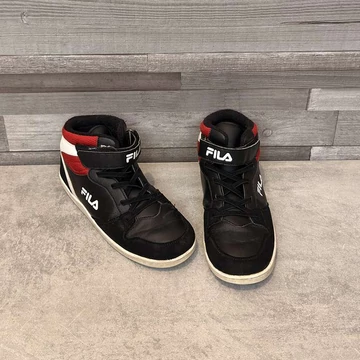 Fila fekete magasszárú sportcipő 37 