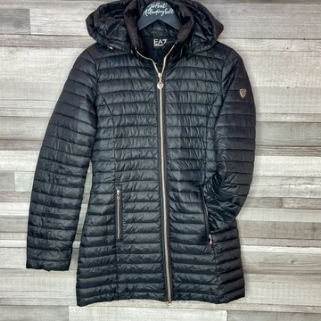 Emporio Armani EA7 női, kapunis, hosszított fekete steppelt kabát XS