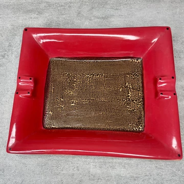 MBY kézműves piros nagy kerámia hamutartó