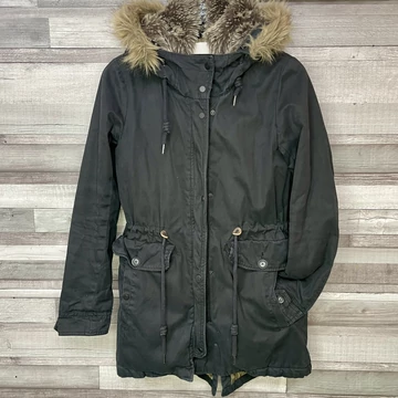 Pull&amp;amp;Bear fekete barka kabát szőrmés kapucnival S