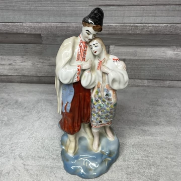 Polonne népies ukrán szerelmespár porcelán szobor dísz