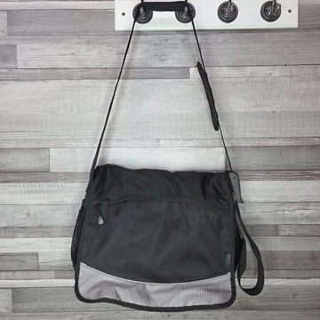 Tesco Arundel fekete oldaltáska