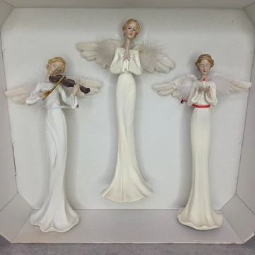 Polirezin jellegű angyal szoborcsoport
