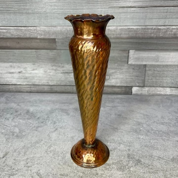 Réz fodros szélű váza